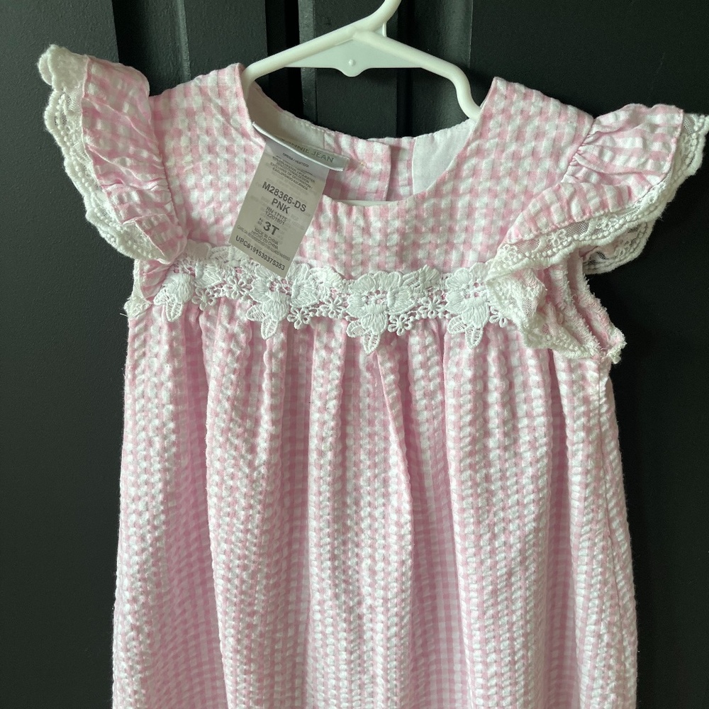 pink dress